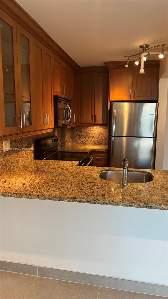 MIRADOR 1035 CONDO - Residential Lease