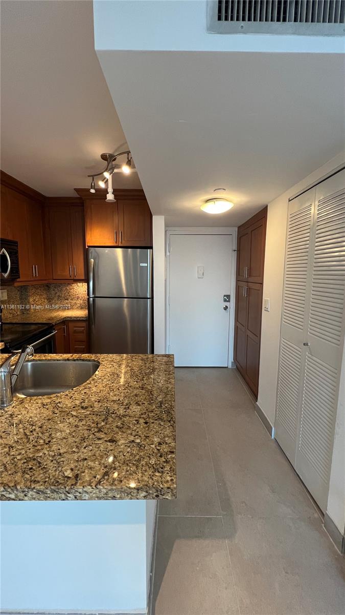 MIRADOR 1035 CONDO - Residential Lease