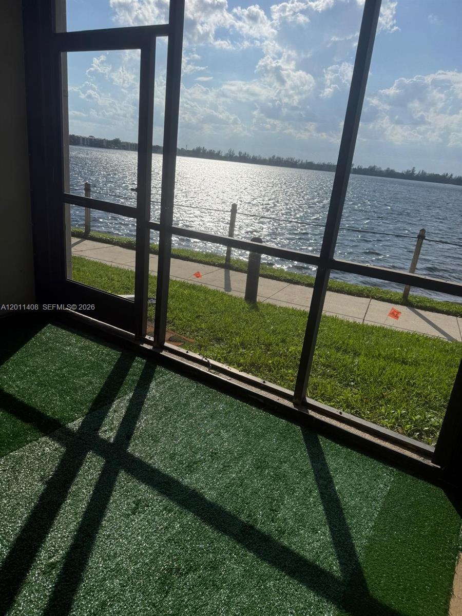 LAKE EMERALD CONDOMINIUM - Residential