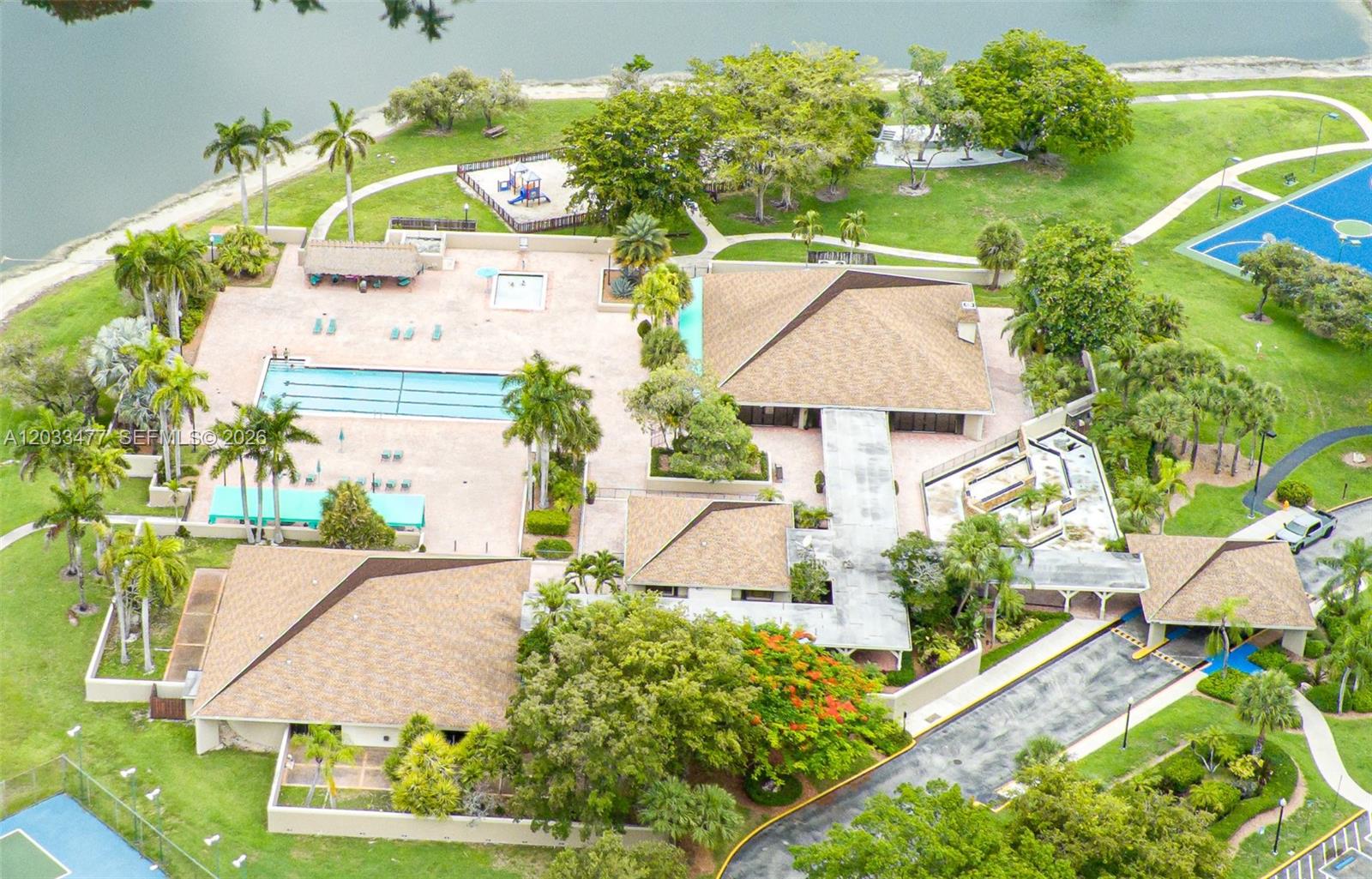 LAKES OF MEADOW VILG HOMES - Residential