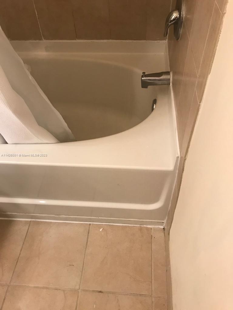 ST MAARTEN AT GRAND BAY C - Residential Lease