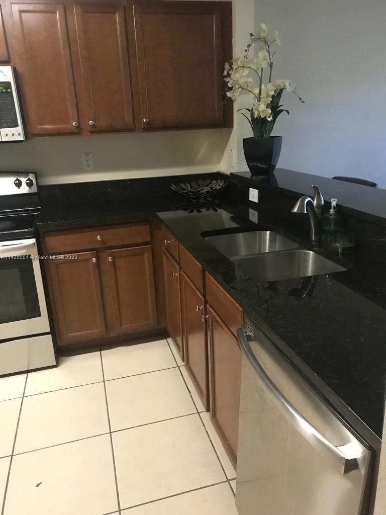 ST MAARTEN AT GRAND BAY C - Residential Lease