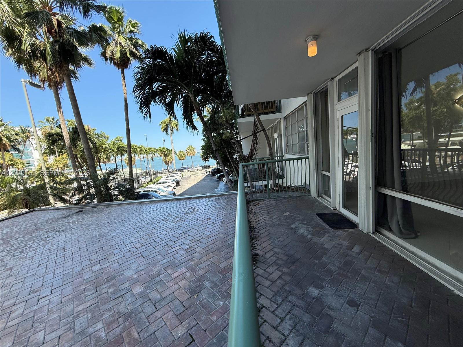 BRICKELL BAY TOWER CONDO - Residential Lease