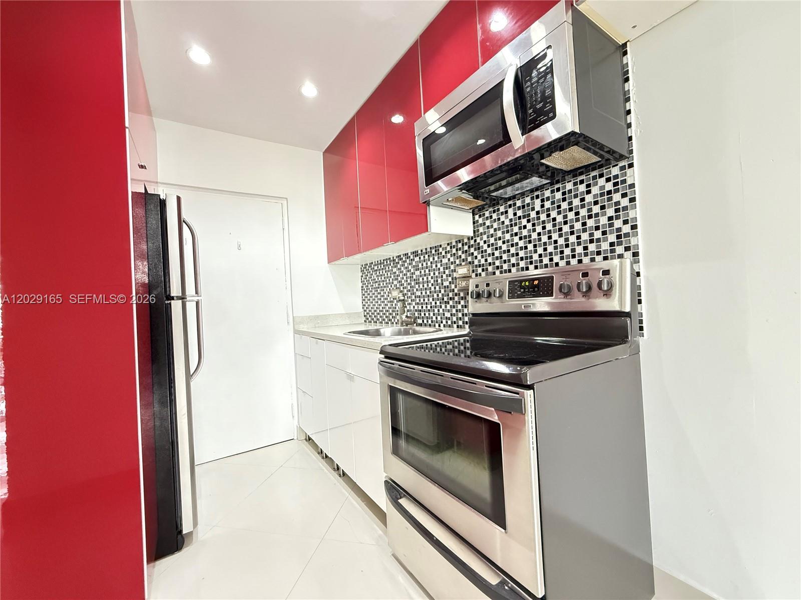 BRICKELL BAY TOWER CONDO - Residential Lease