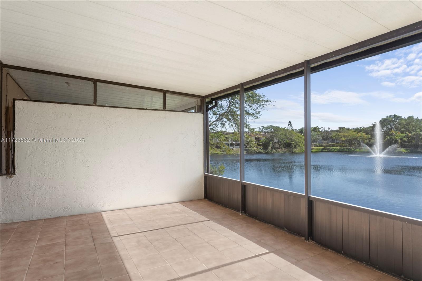CATALONIA LAKE VILLAS - Residential
