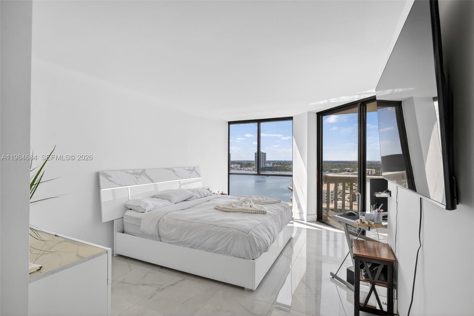 1000 ISL BLVD WILLIAMS IS - Residential