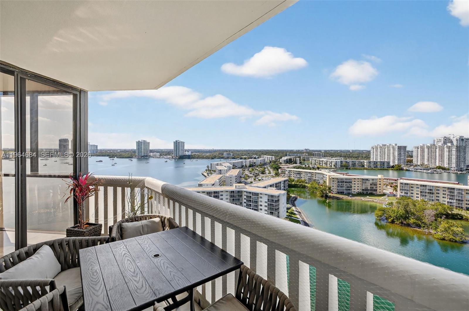 1000 ISL BLVD WILLIAMS IS - Residential