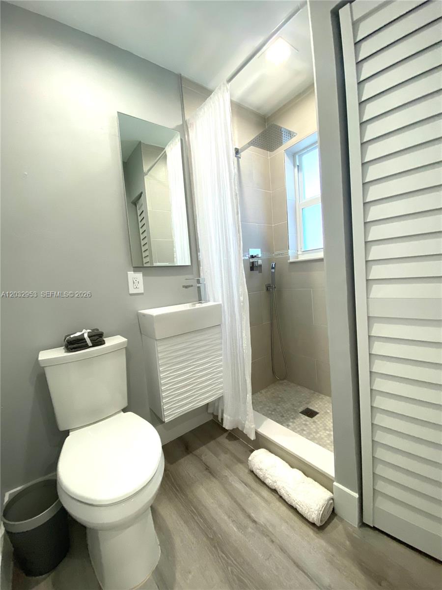 THE OAKS AT SOUTH MIAMI C - Residential Lease