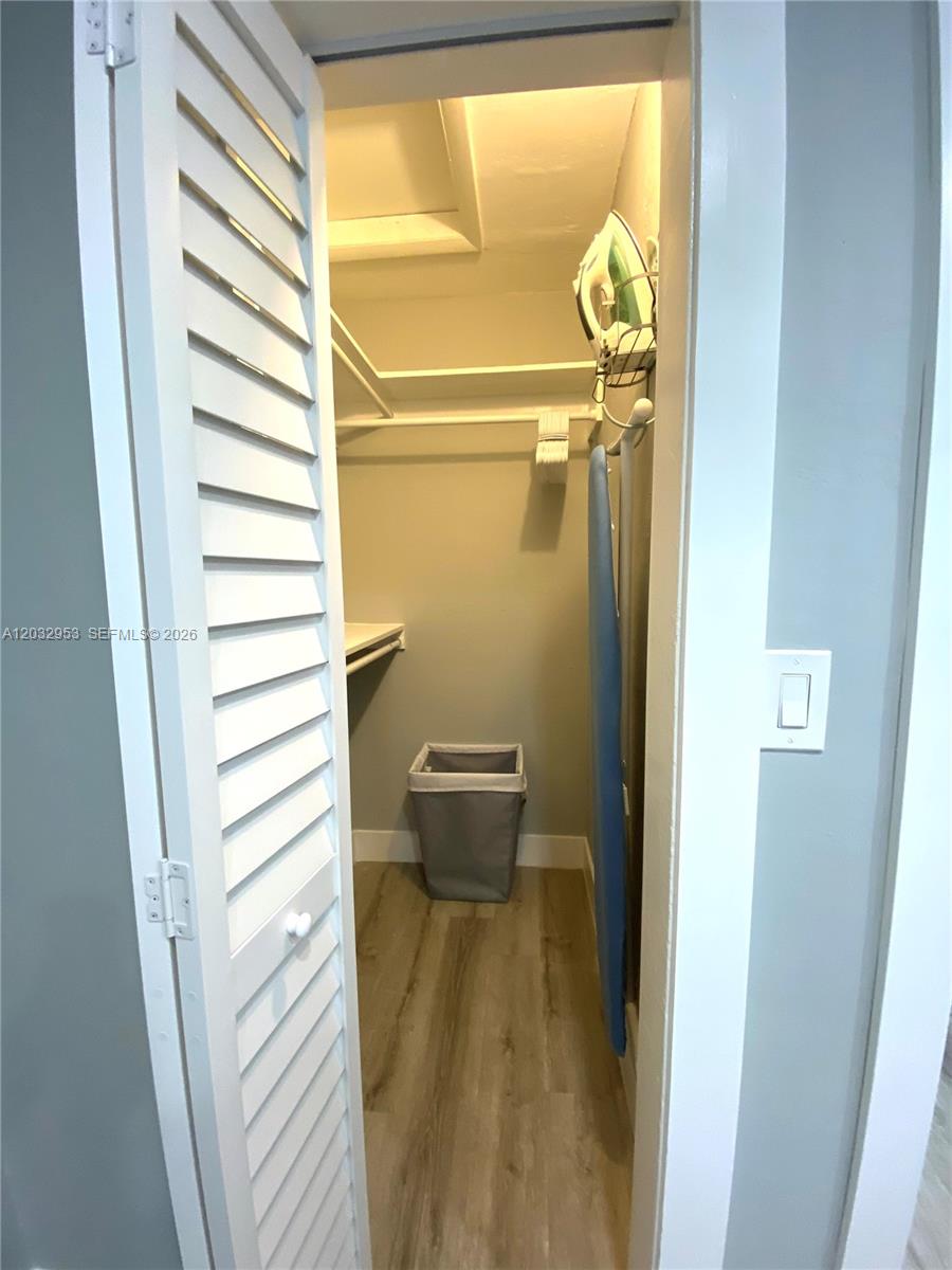 THE OAKS AT SOUTH MIAMI C - Residential Lease