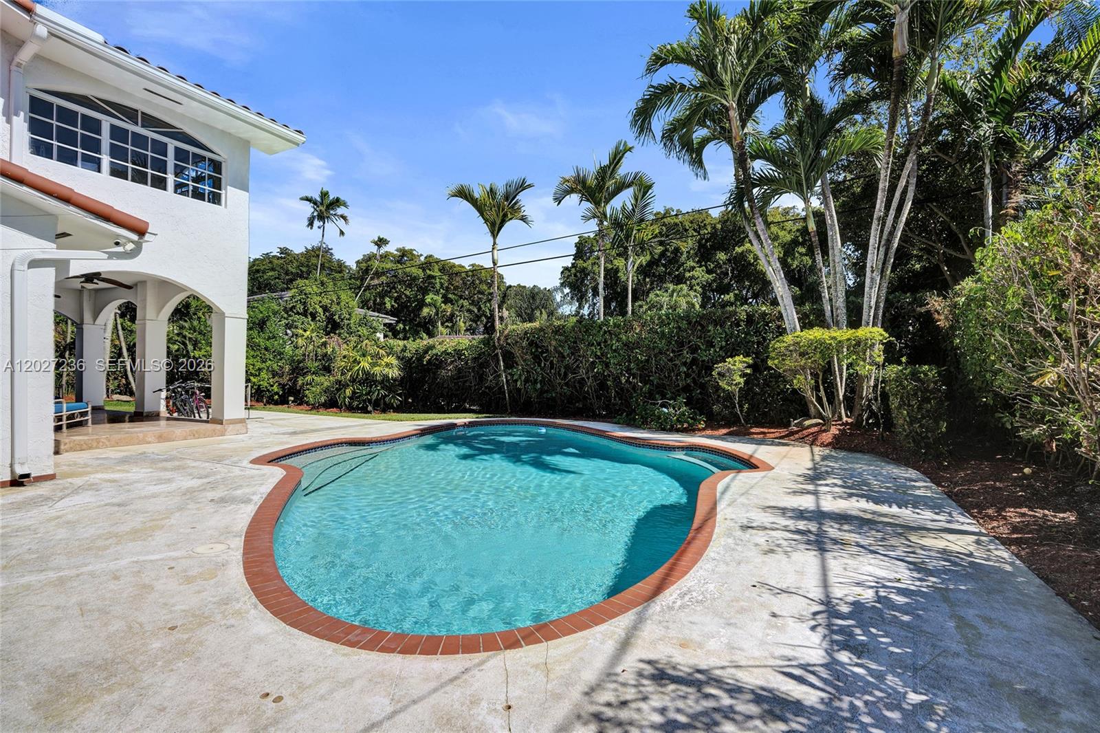 CORAL GABLES COUNTRY CLUB - Residential Lease