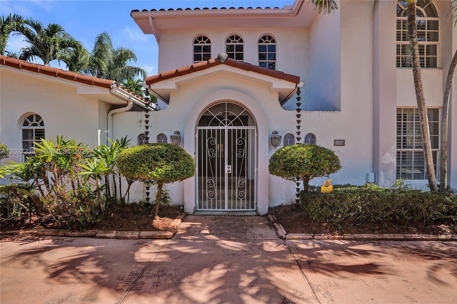 CORAL GABLES COUNTRY CLUB - Residential Lease