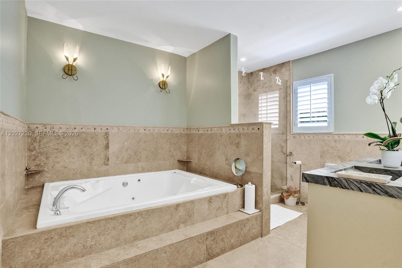 CORAL GABLES COUNTRY CLUB - Residential Lease