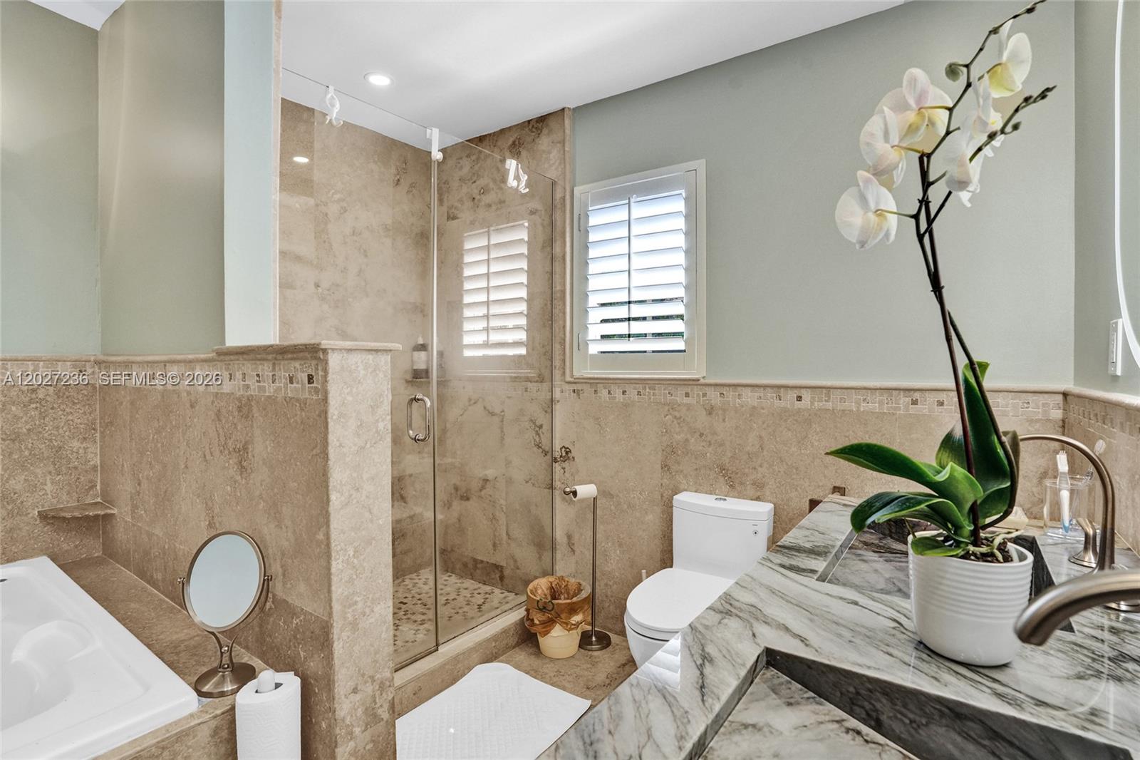 CORAL GABLES COUNTRY CLUB - Residential Lease