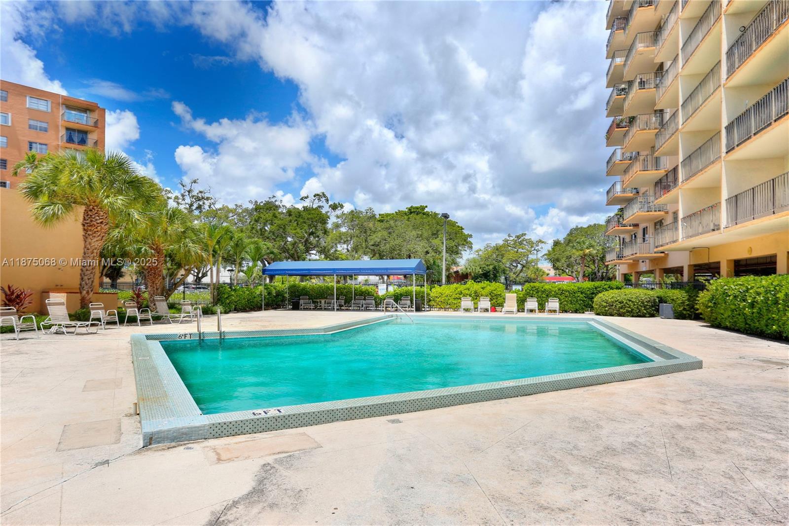 THREE HORIZONS NORTH COND - Residential
