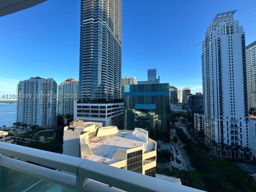 THE PLAZA 901 BRICKELL CO - Residential Lease