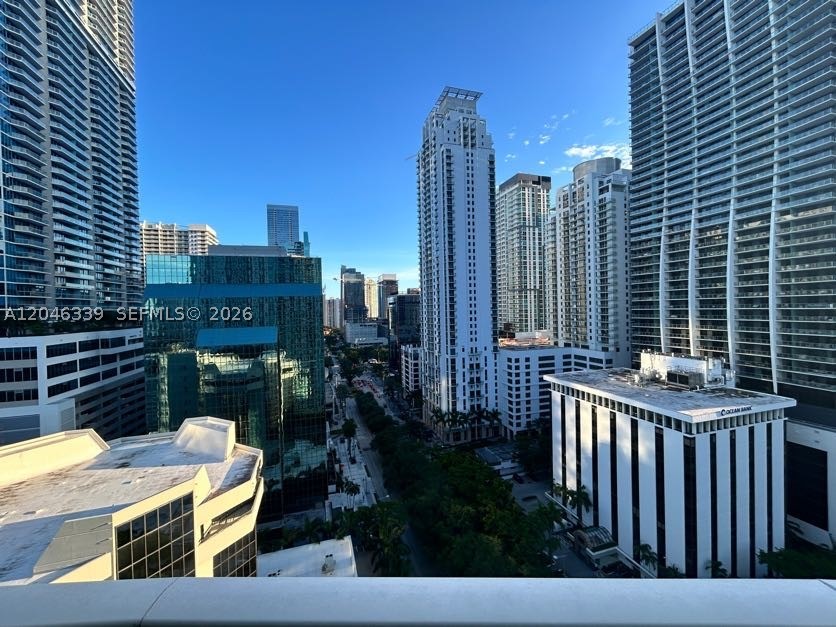 THE PLAZA 901 BRICKELL CO - Residential Lease