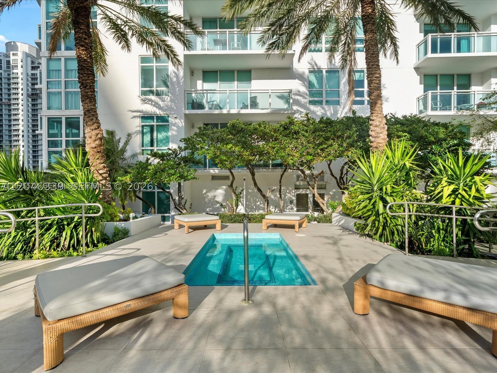 THE PLAZA 901 BRICKELL CO - Residential Lease