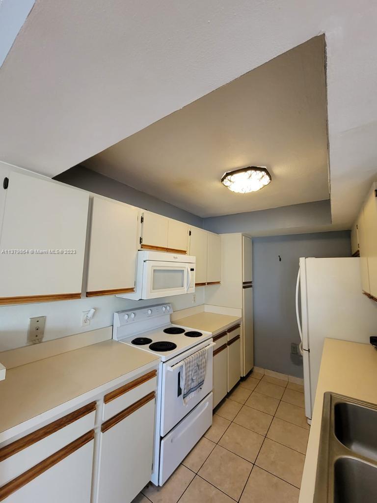 BISCAYNE BEACH CLUB CONDO - Residential Lease