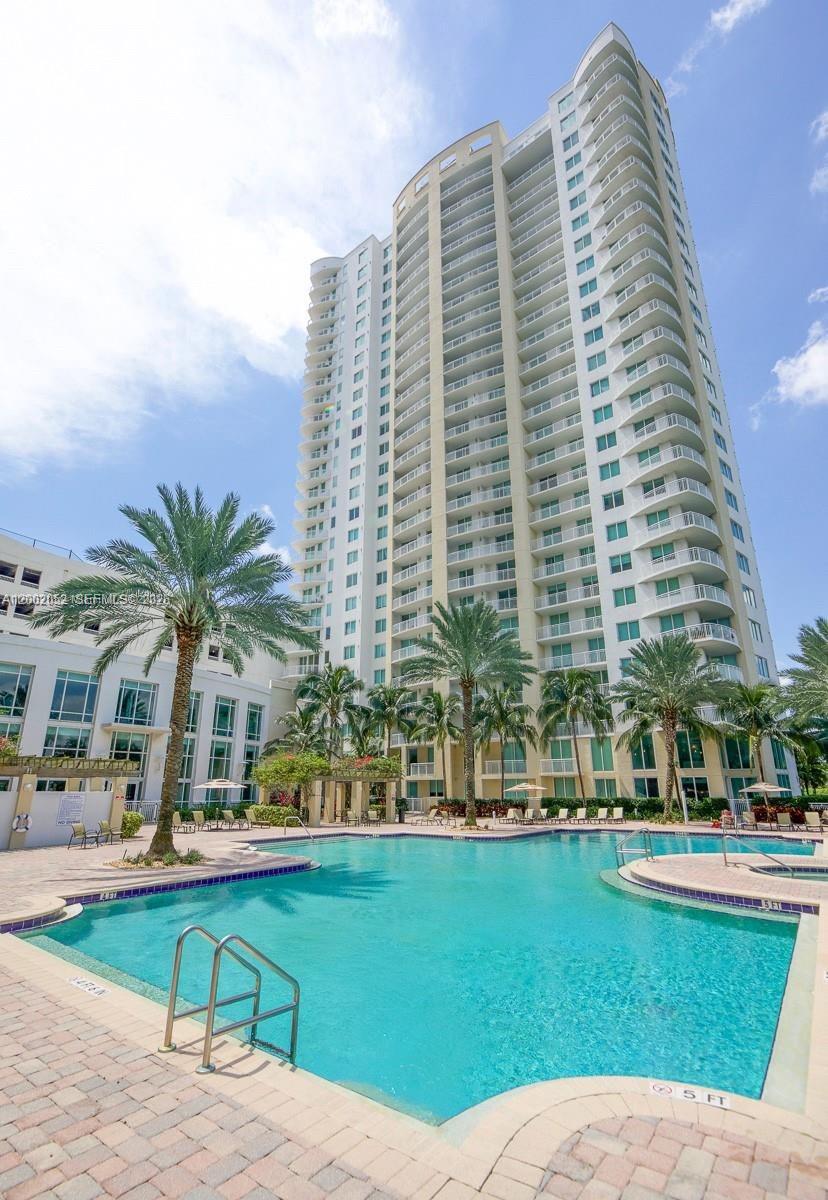 DUO CONDOMINIUM WEST - Residential