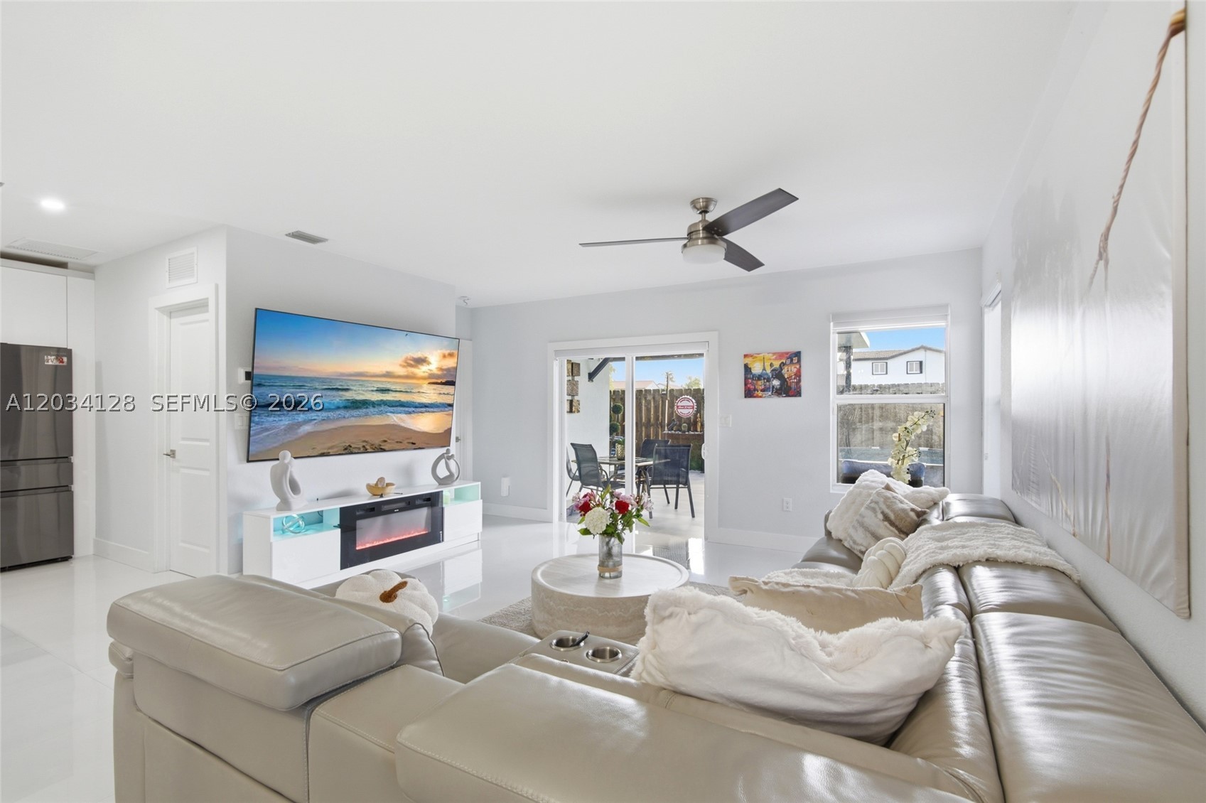 BAY GARDENS - Residential