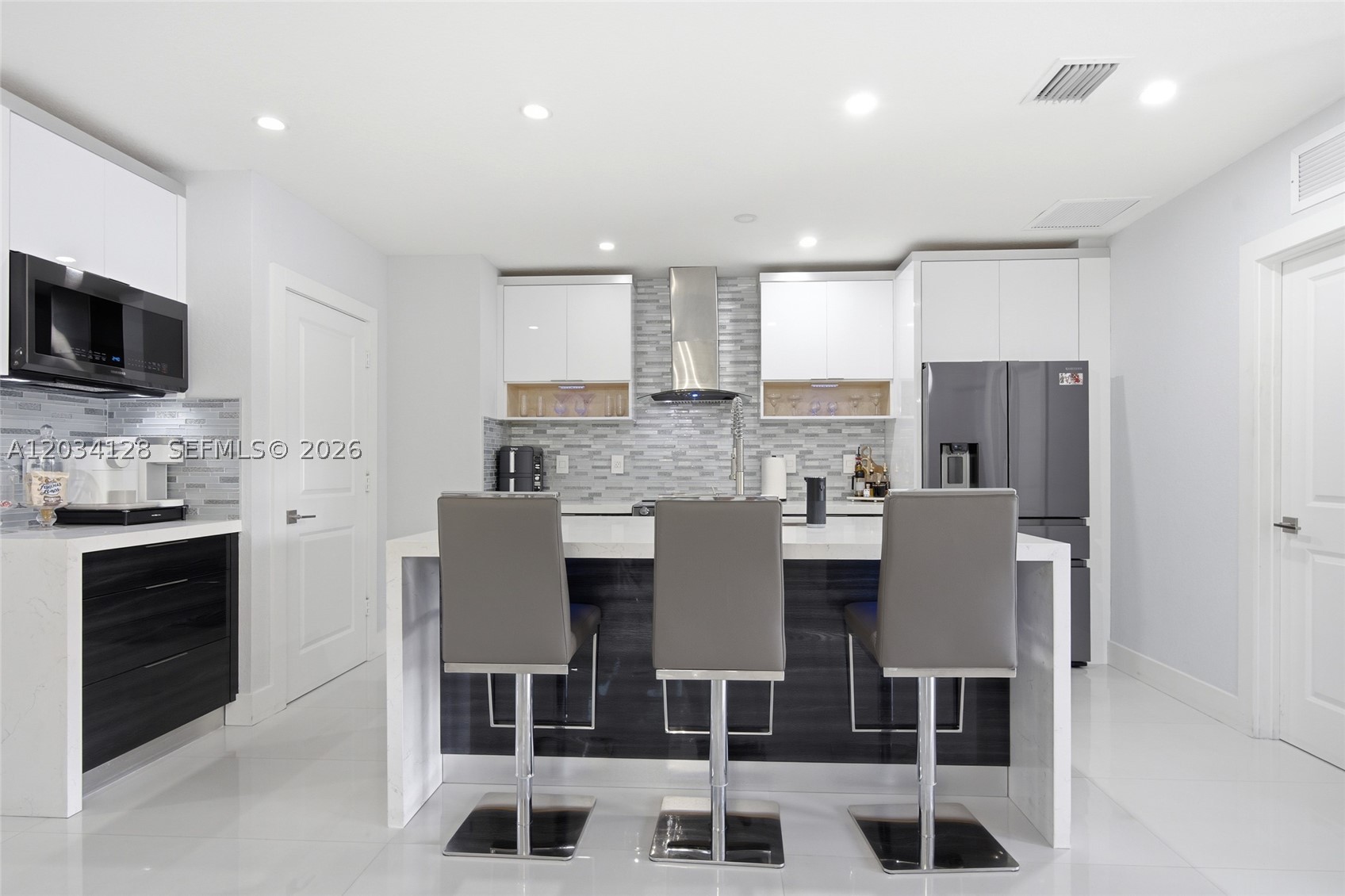 BAY GARDENS - Residential