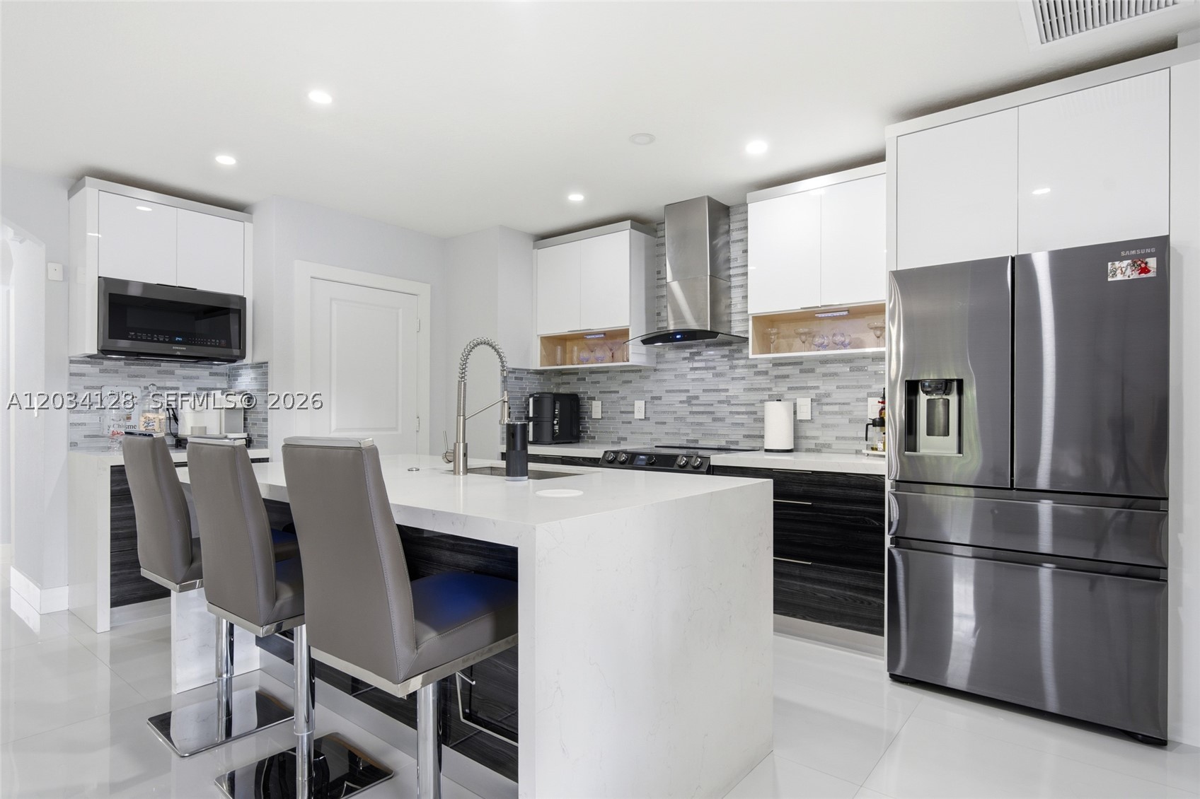 BAY GARDENS - Residential
