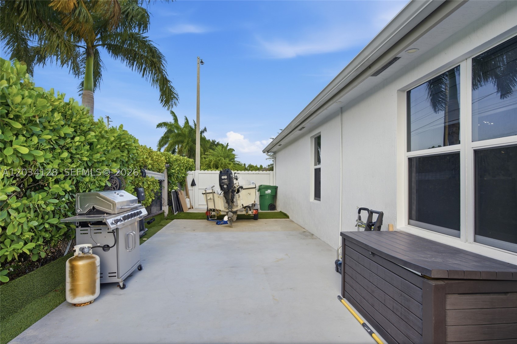BAY GARDENS - Residential