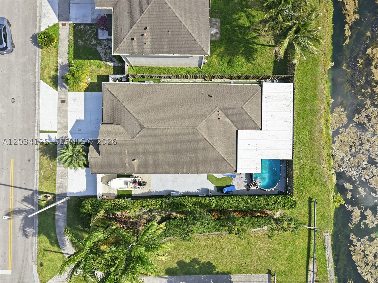 BAY GARDENS - Residential