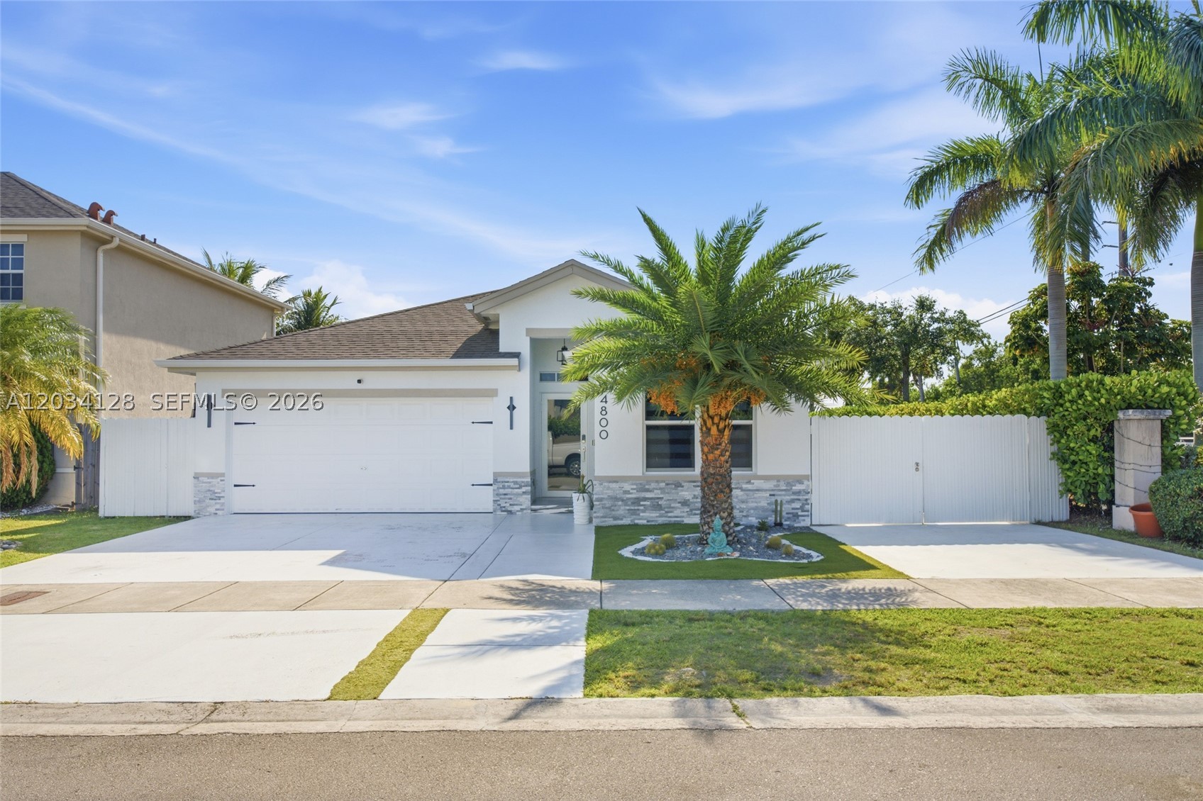 BAY GARDENS - Residential