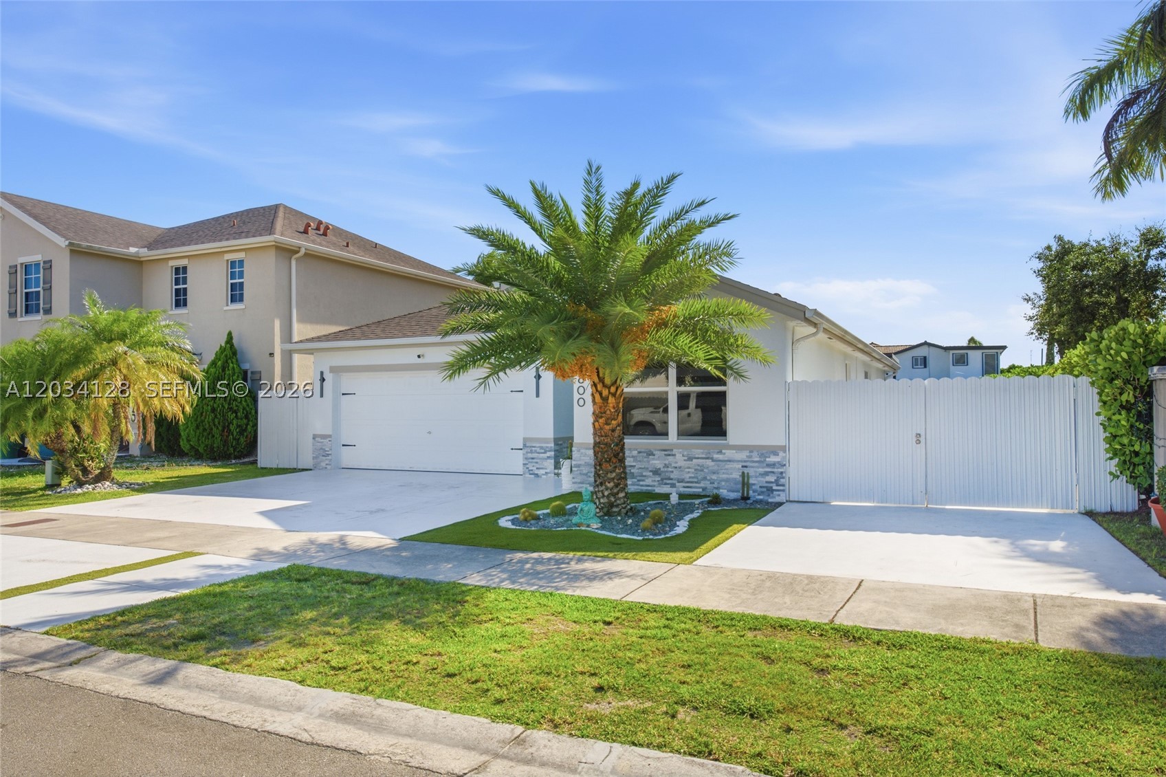 BAY GARDENS - Residential