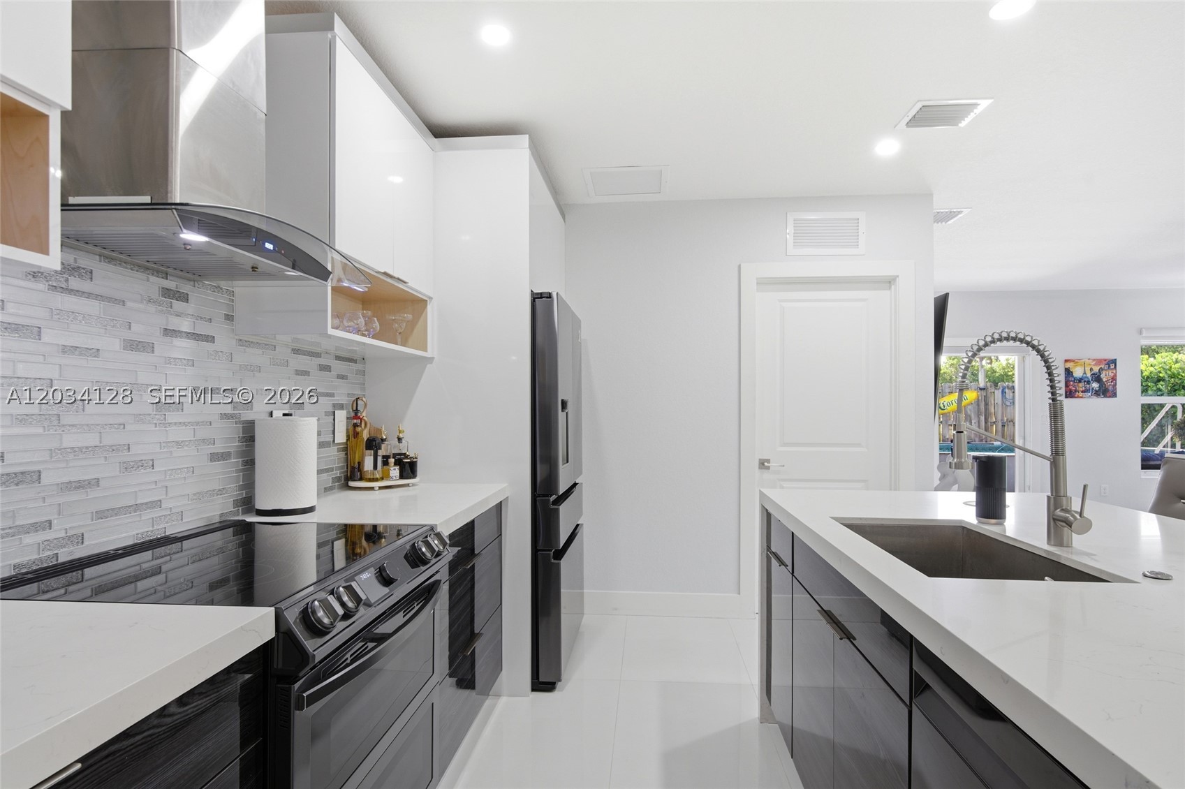 BAY GARDENS - Residential