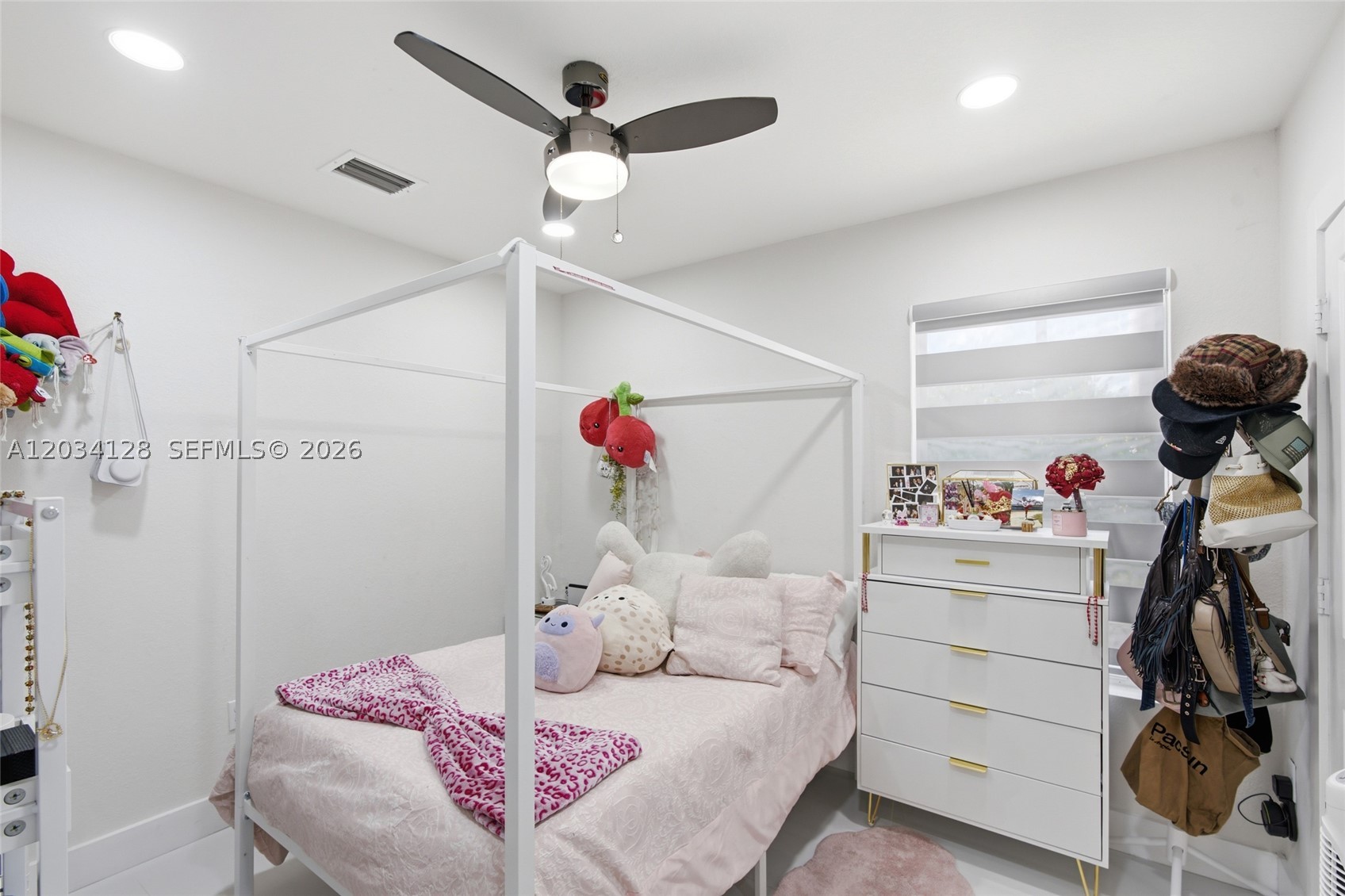 BAY GARDENS - Residential