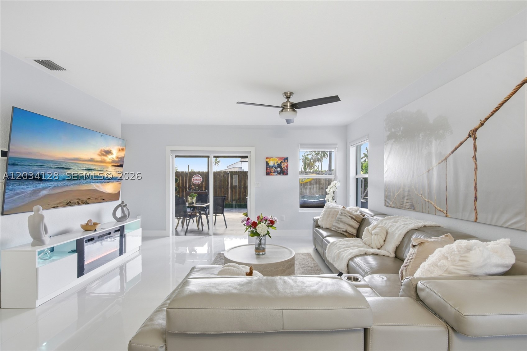 BAY GARDENS - Residential