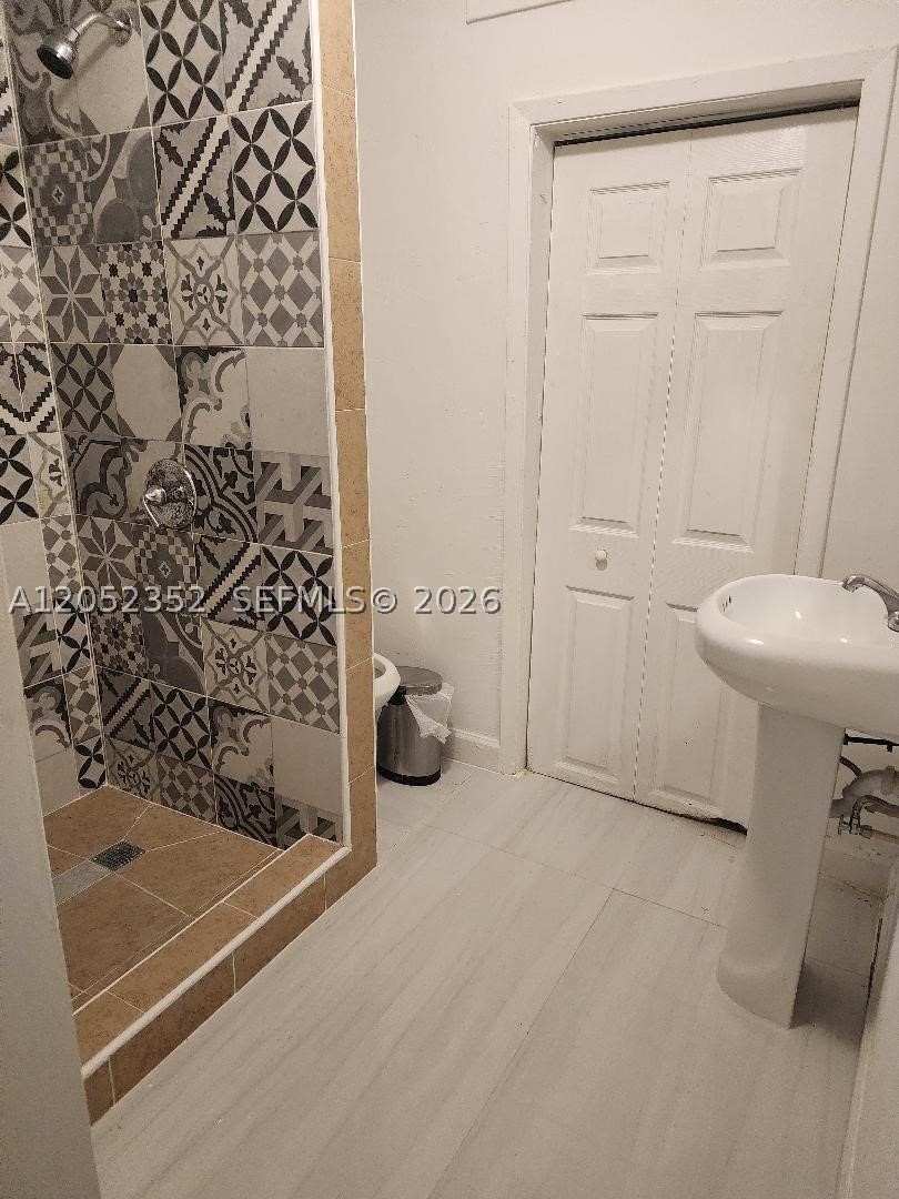 NICHOLS HEIGHTS - Residential Lease
