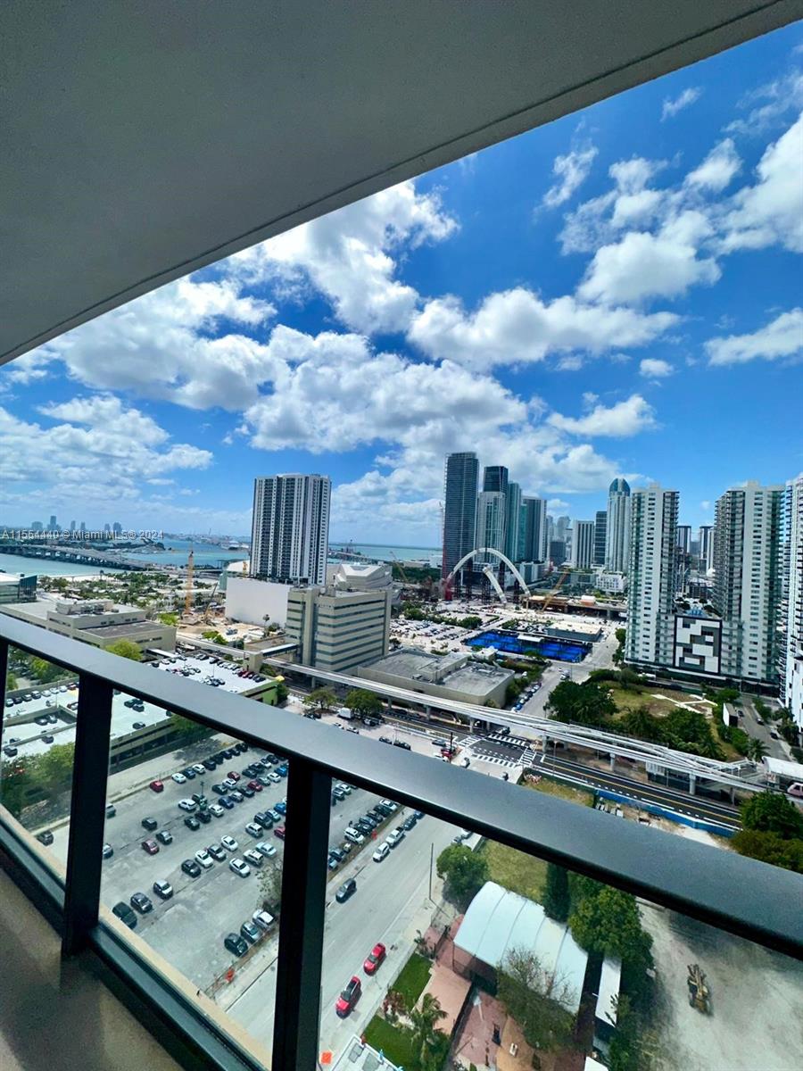 CANVAS CONDO - Residential Lease