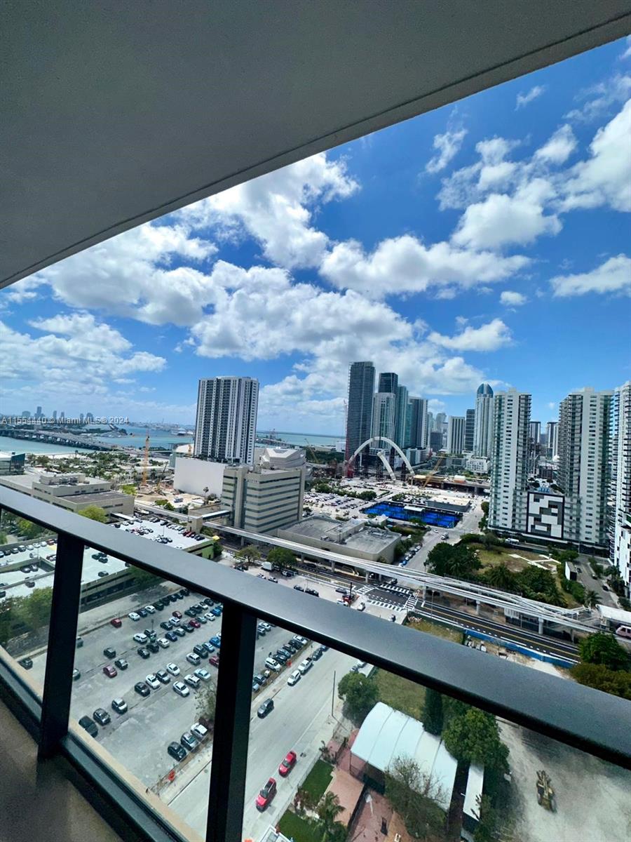 CANVAS CONDO - Residential Lease