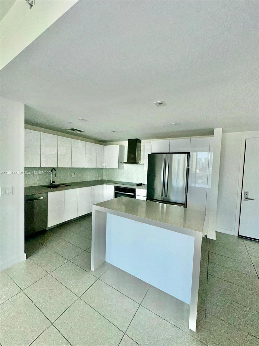 CANVAS CONDO - Residential Lease