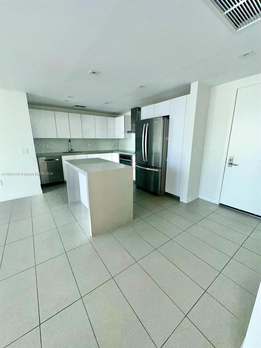 CANVAS CONDO - Residential Lease