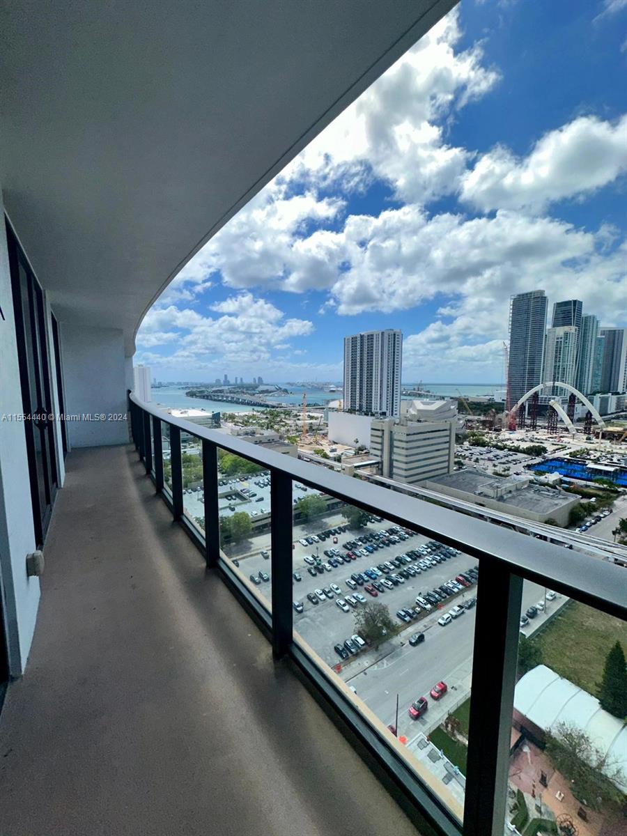 CANVAS CONDO - Residential Lease