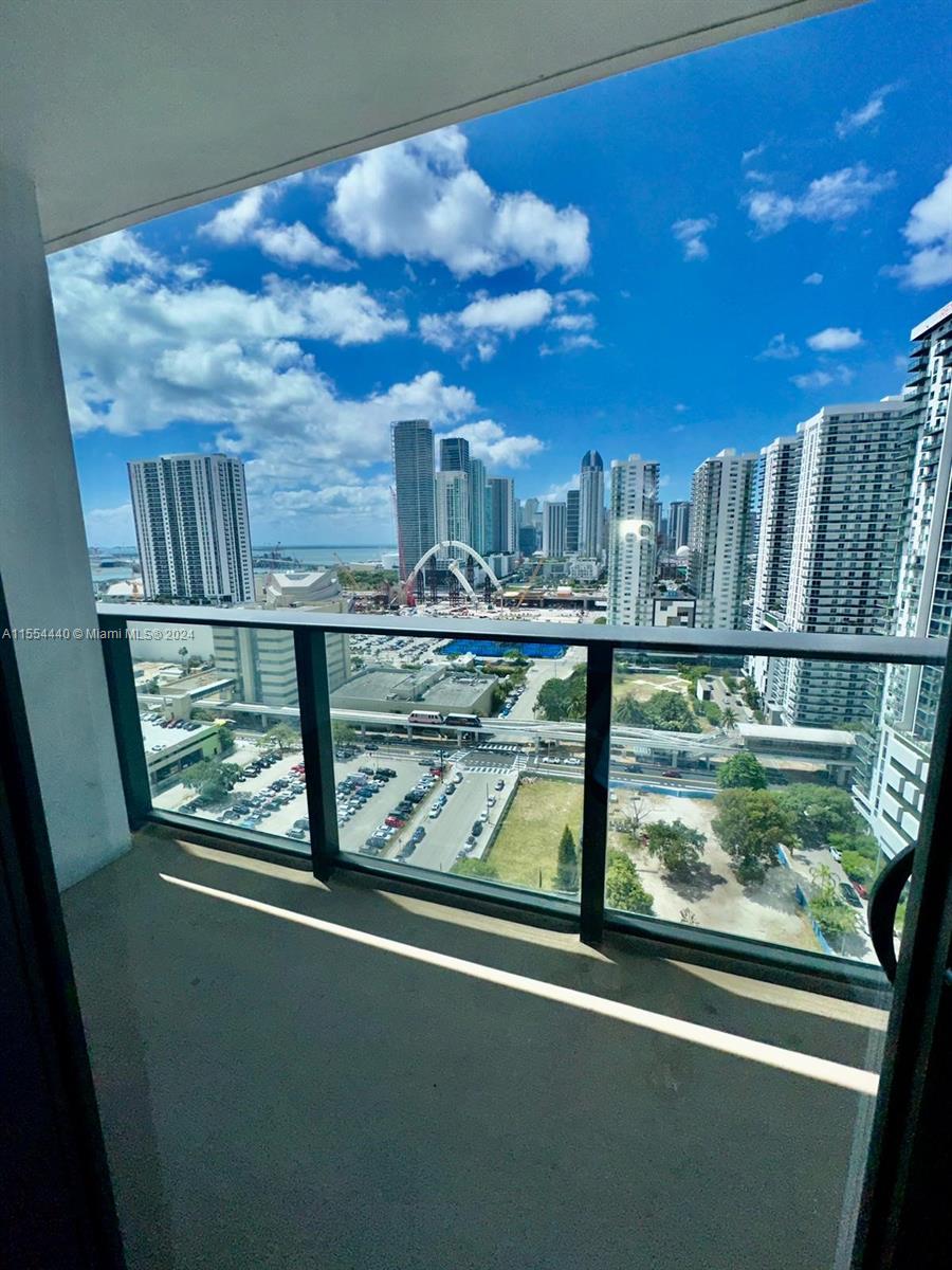 CANVAS CONDO - Residential Lease