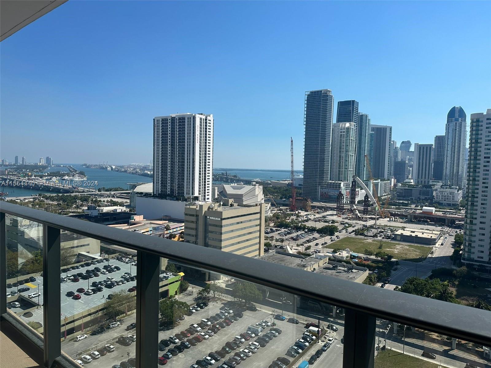 Enjoy amazing city skyline views from this bright 2 bedroom 2 bath apartment at Canvas. Open Eat in Kitchen, Private balcony, Nice sized bedrooms, Tile floors throughout! This building offers incredible amenities including 3 pools, jacuzzi, spa, gym yoga and meditation areas to just zen! Racquetball, game room and lounges all without leaving your home! Great downtown location an a block from Metro mover. Easy to show!
