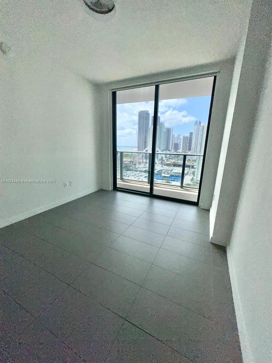 CANVAS CONDO - Residential Lease