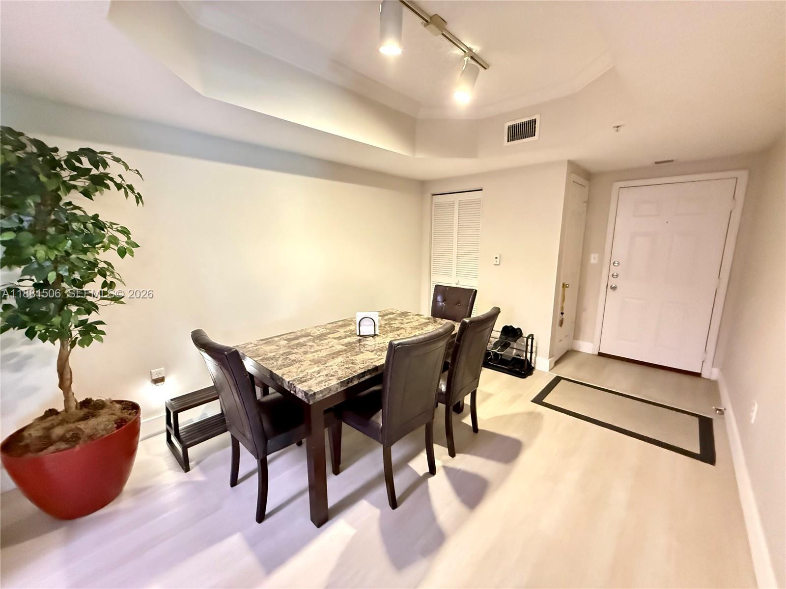 MARQUESA CONDO - Residential