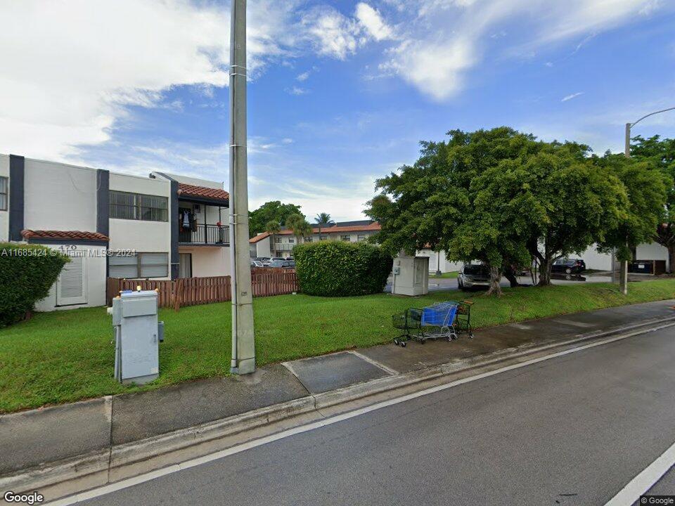 Beautiful 2/1 condo in the Heart of Miami, amazing community, close to schools and expressway , easy to show, 1 st month and 2 months in security required at signing
