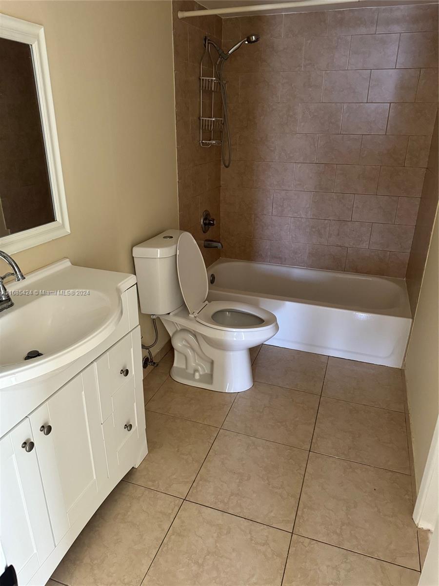 WEST LAKE VILLAGE II COND - Residential Lease