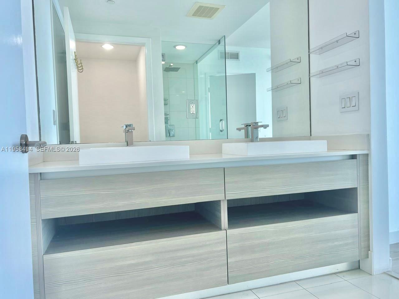 ICON BAY CONDO - Residential