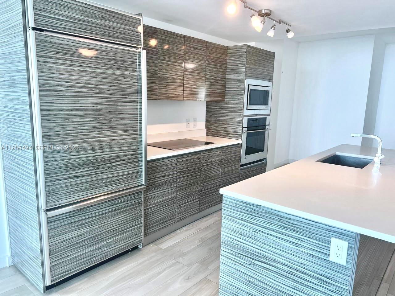 ICON BAY CONDO - Residential