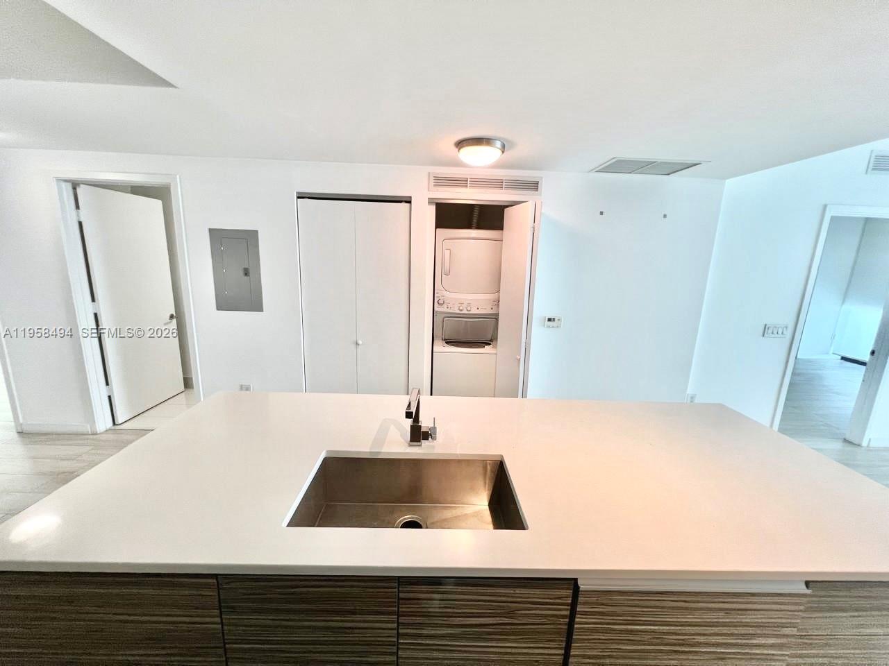 ICON BAY CONDO - Residential