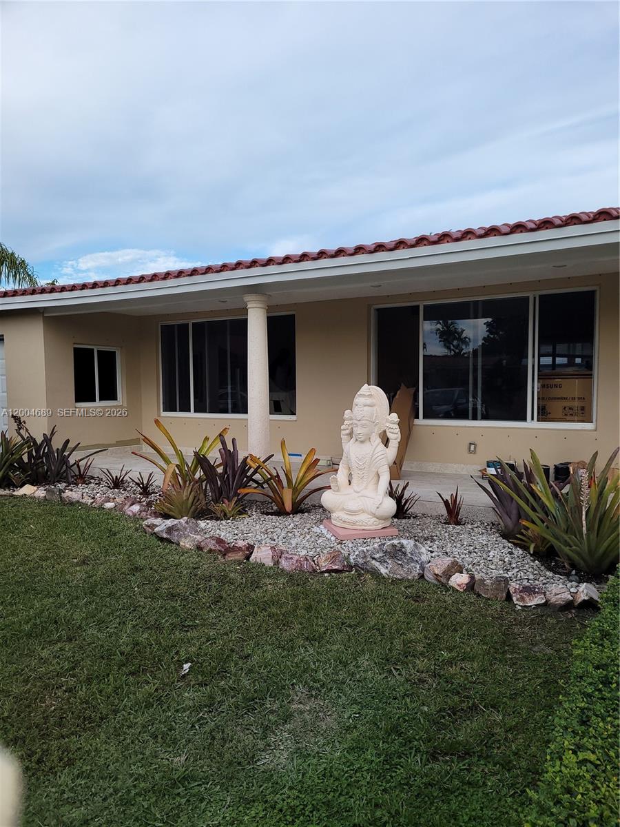 TWIN LAKES MANOR SUB - Residential
