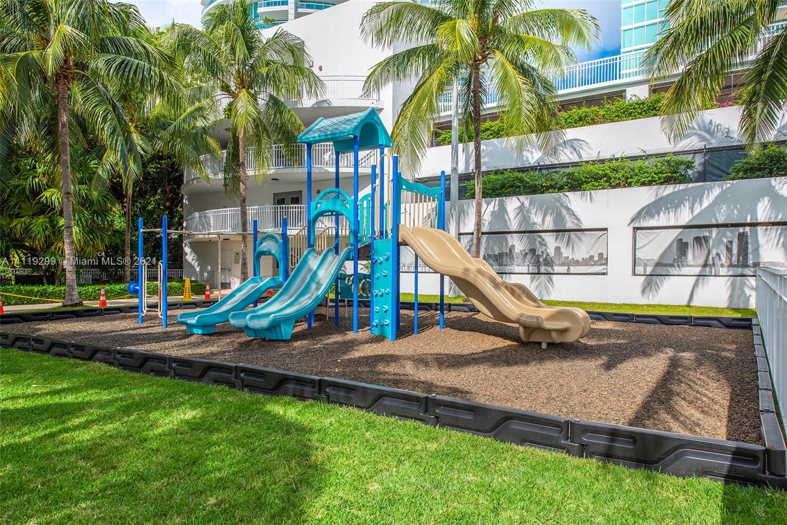 SKYLINE ON BRICKELL CONDO - Residential